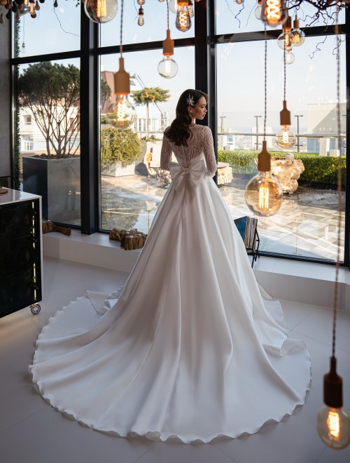 https://elisebride.ro/images/stories/virtuemart/product/THEA             (3).jpg